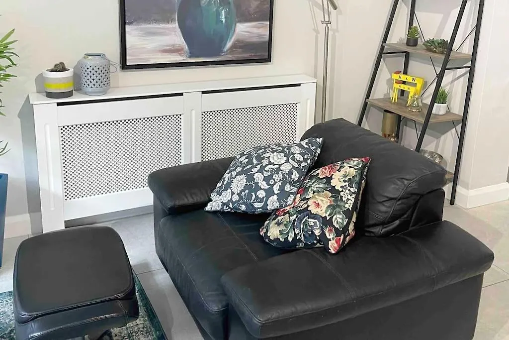 Villa Close To Belfast City Centre.Modern Opened Planned