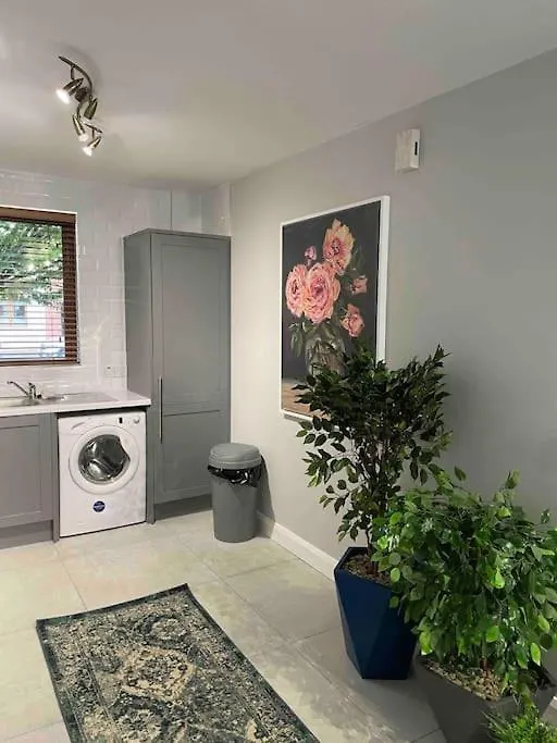Villa Close To Belfast City Centre.Modern Opened Planned