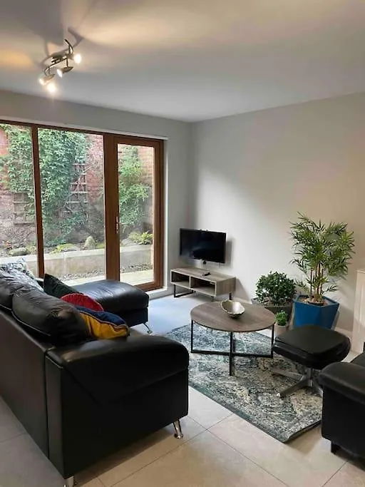 Villa Close To Belfast City Centre.Modern Opened Planned
